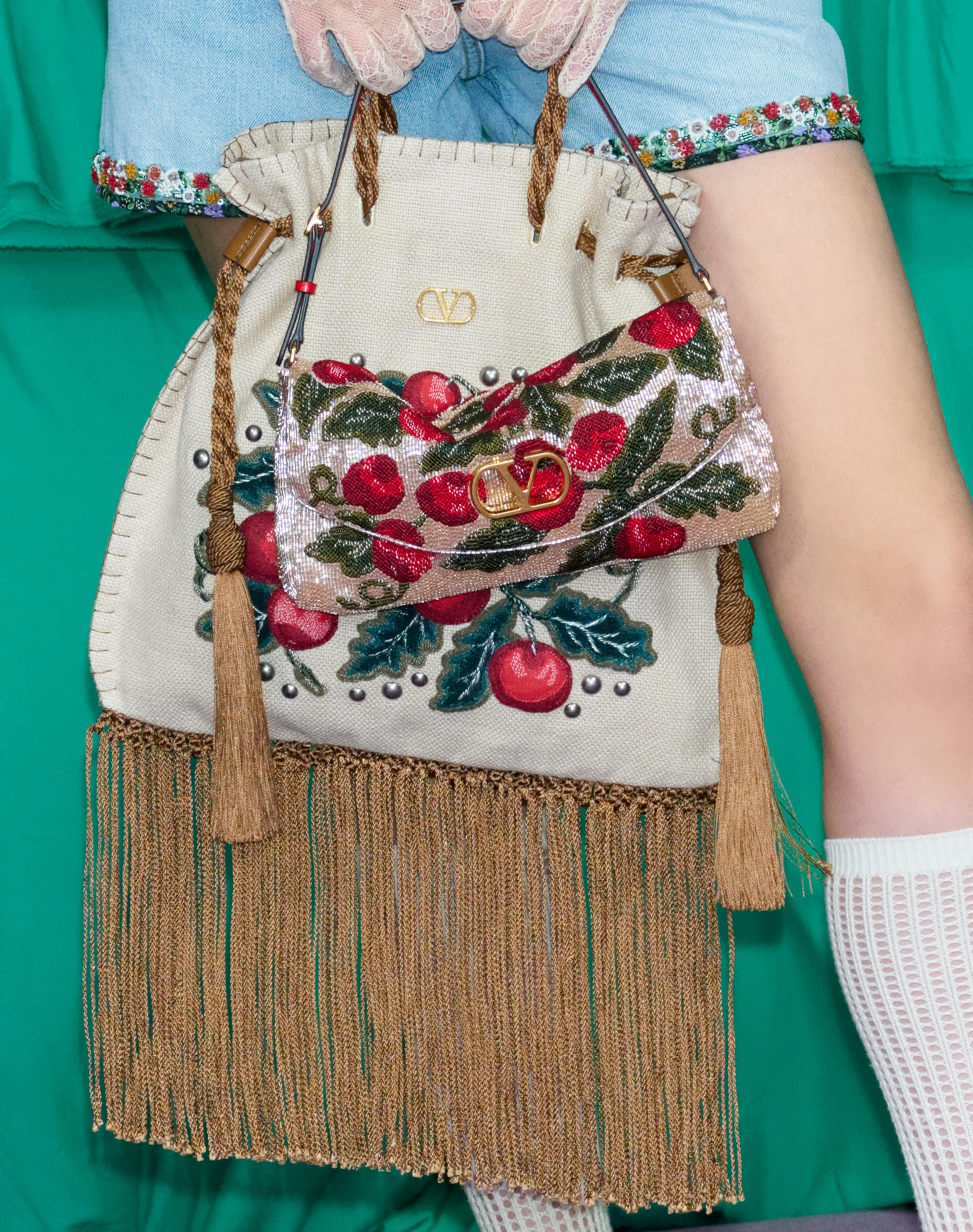 VALENTINO GARAVANI NELLCÔTE ALICE EMBROIDERED BAG WITH FRINGES - 9