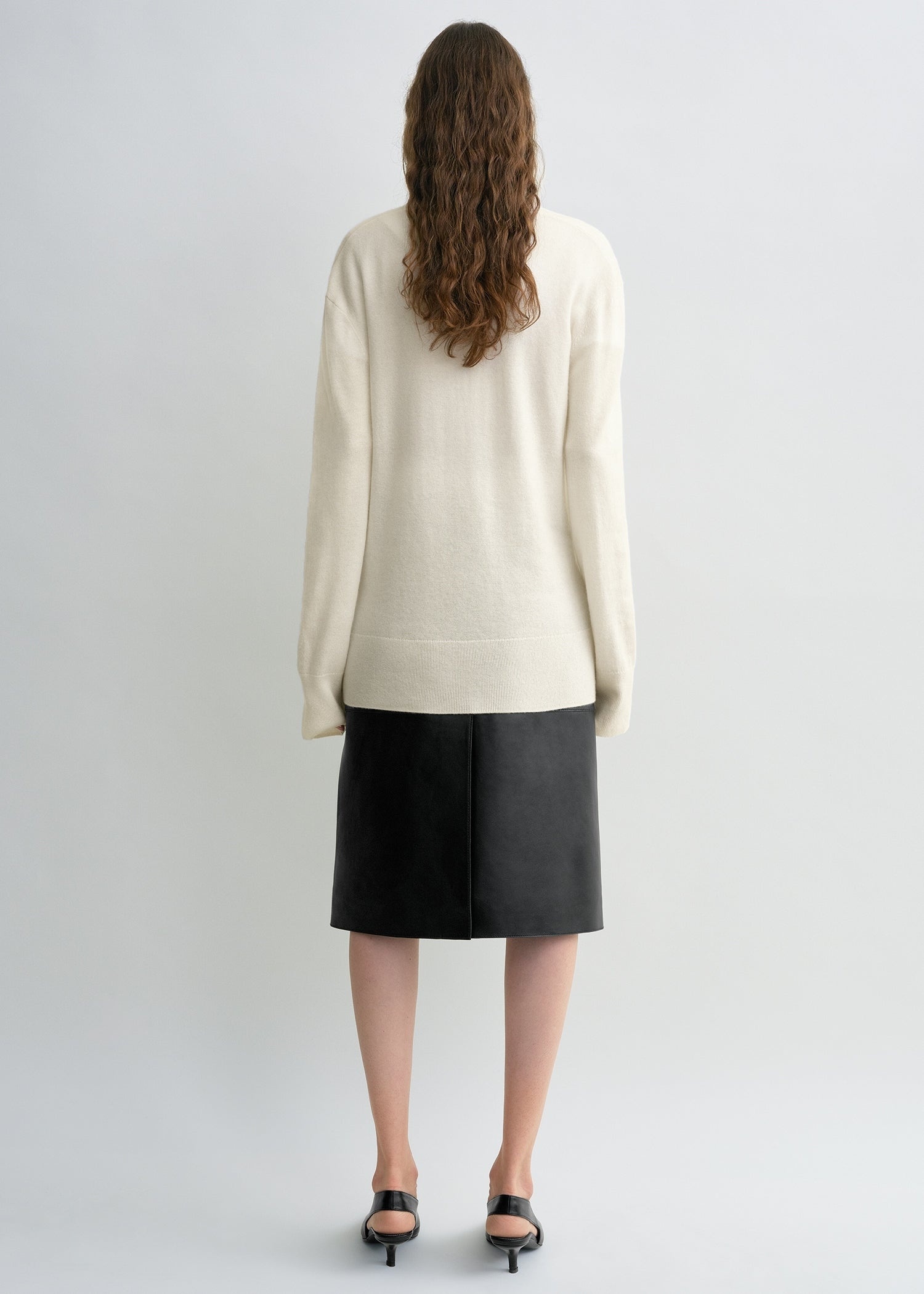 Cashmere V-neck knit ecru - 4
