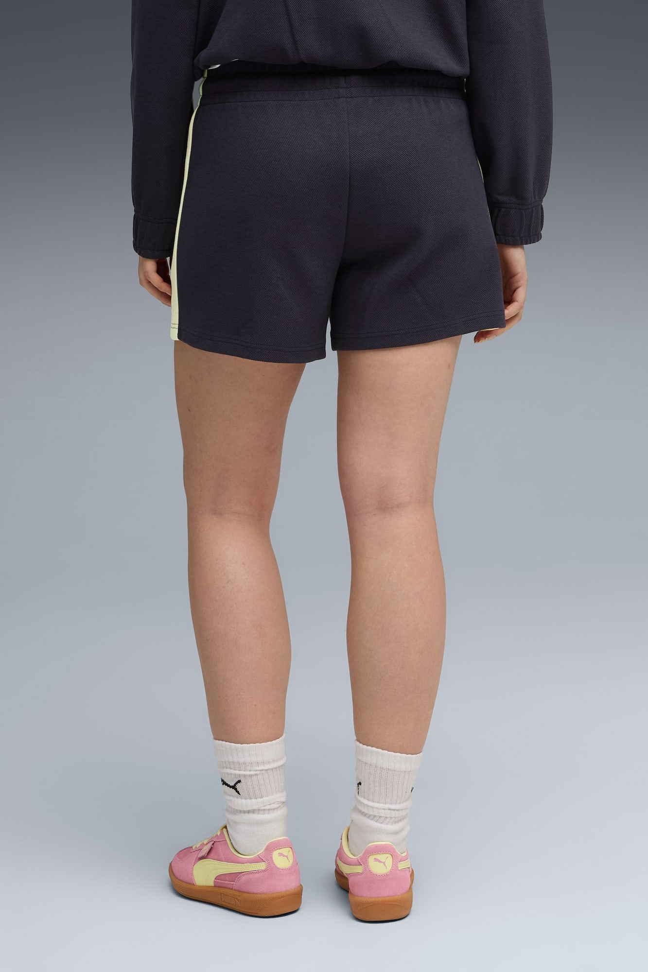 T7 Pintuck 4" Shorts Women - 6