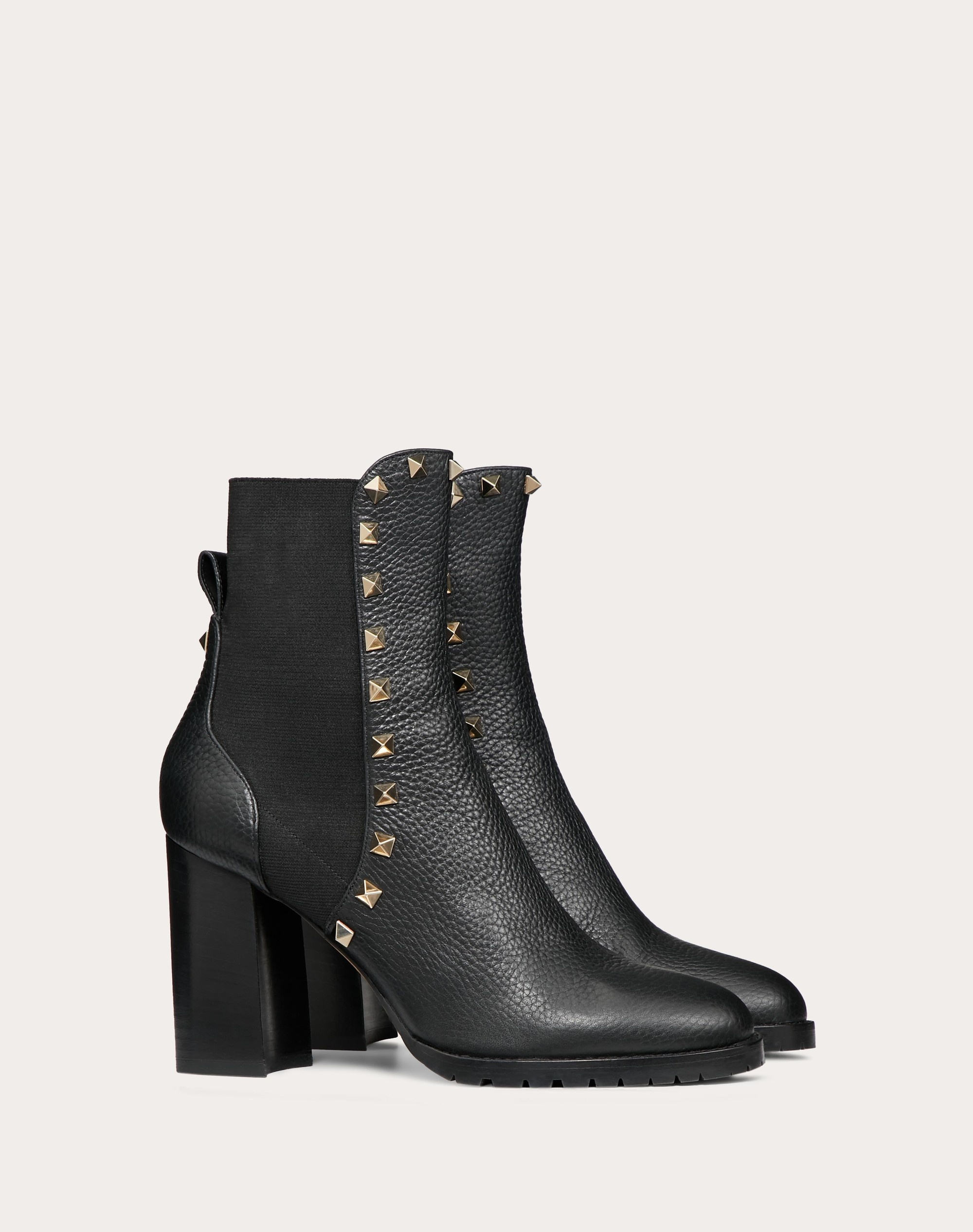 ROCKSTUD GRAINY CALFSKIN ANKLE BOOT 80 MM - 2