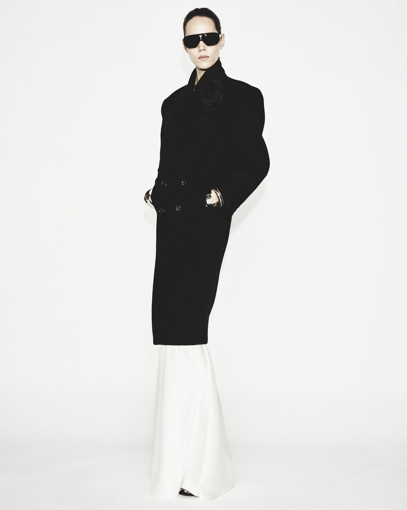 SAINT LAURENT double-breasted coat in cashmere outlook