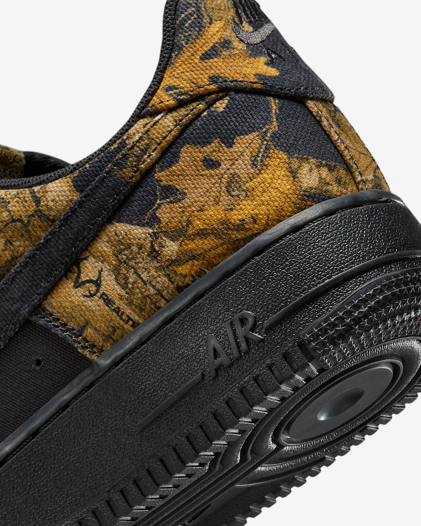 Air Force 1 '07 RealTree Men's Shoes - 8