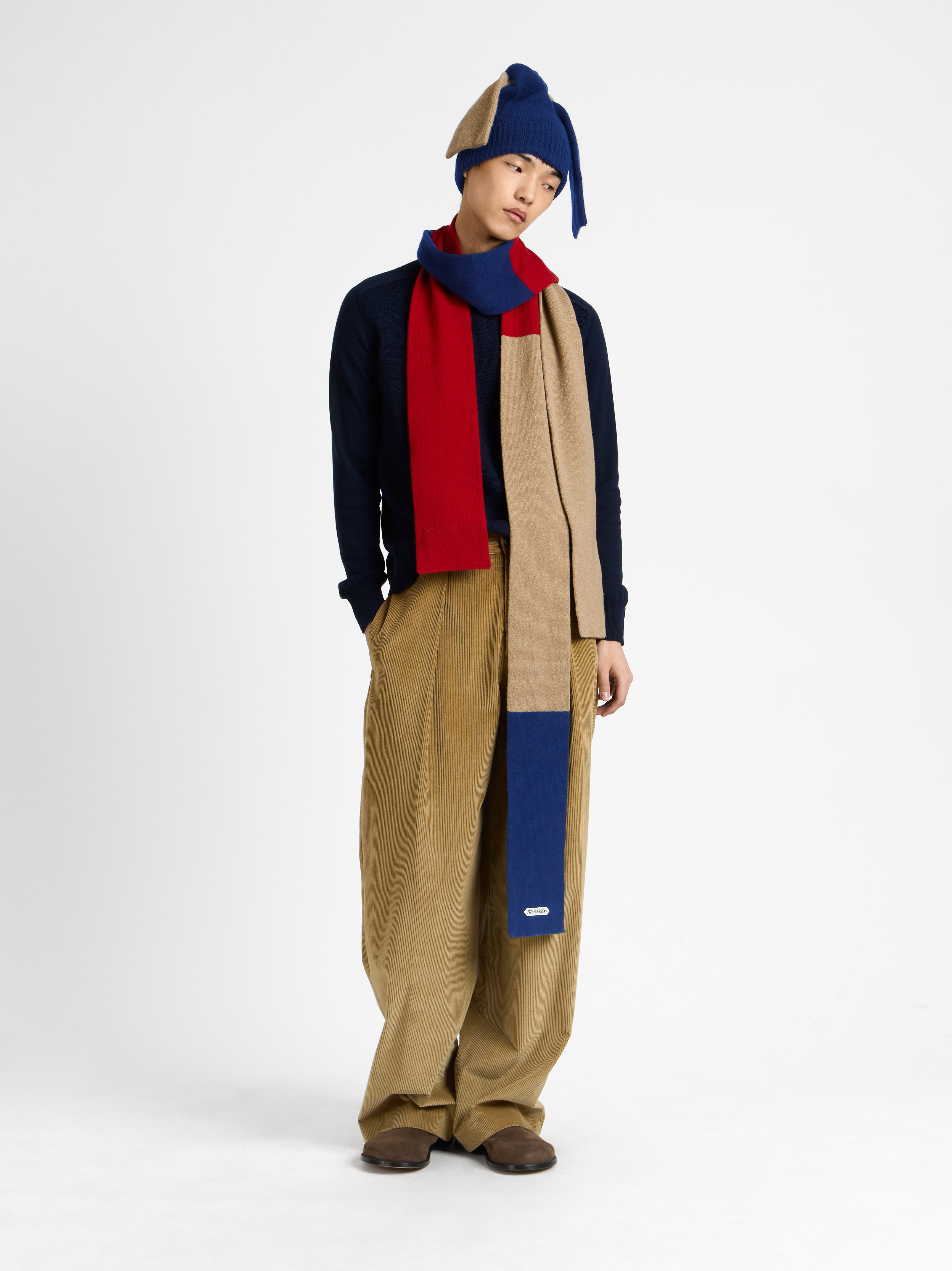 FOUR-WAY FASTENED SCARF IN BLUE - 5