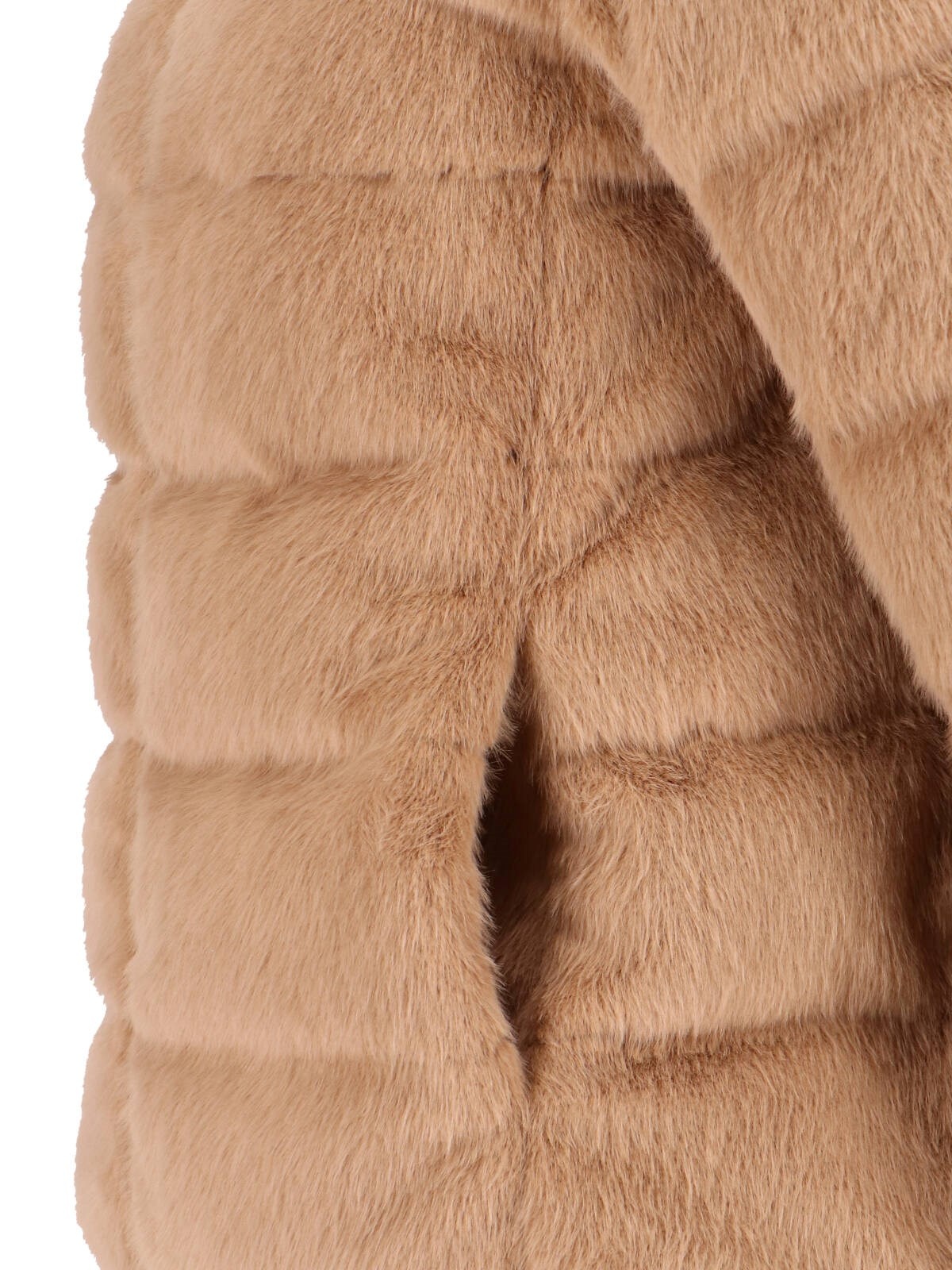 FUR COAT - 4