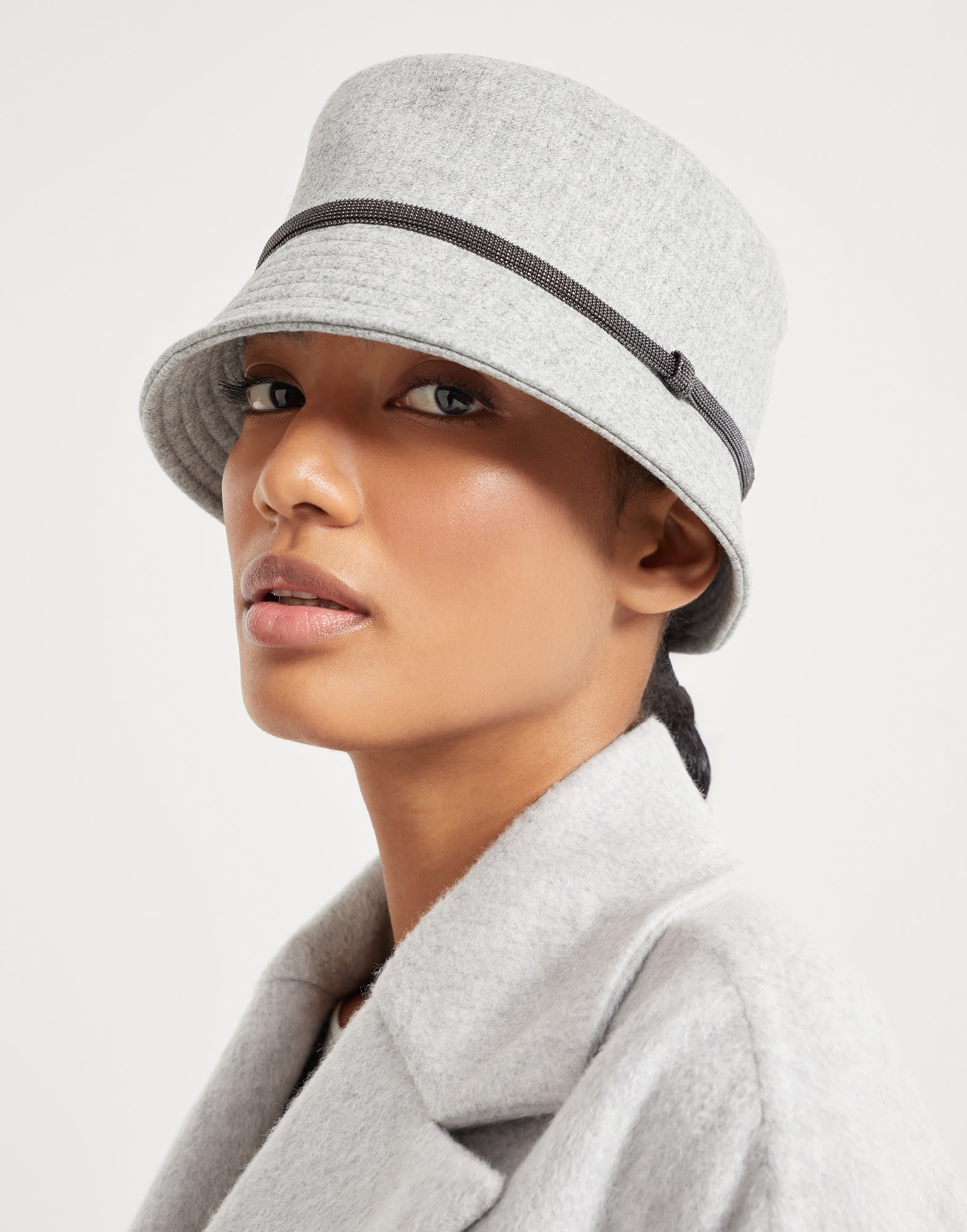 Virgin wool and cashmere flannel bucket hat with shiny band - 3