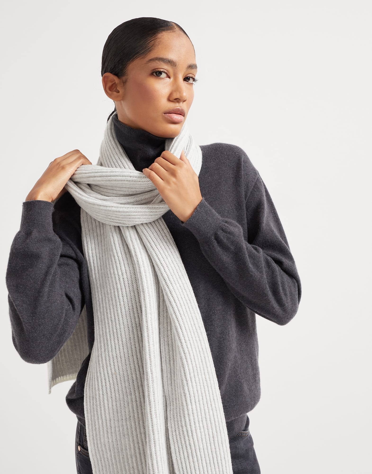 Cashmere English rib knit scarf with monili - 4