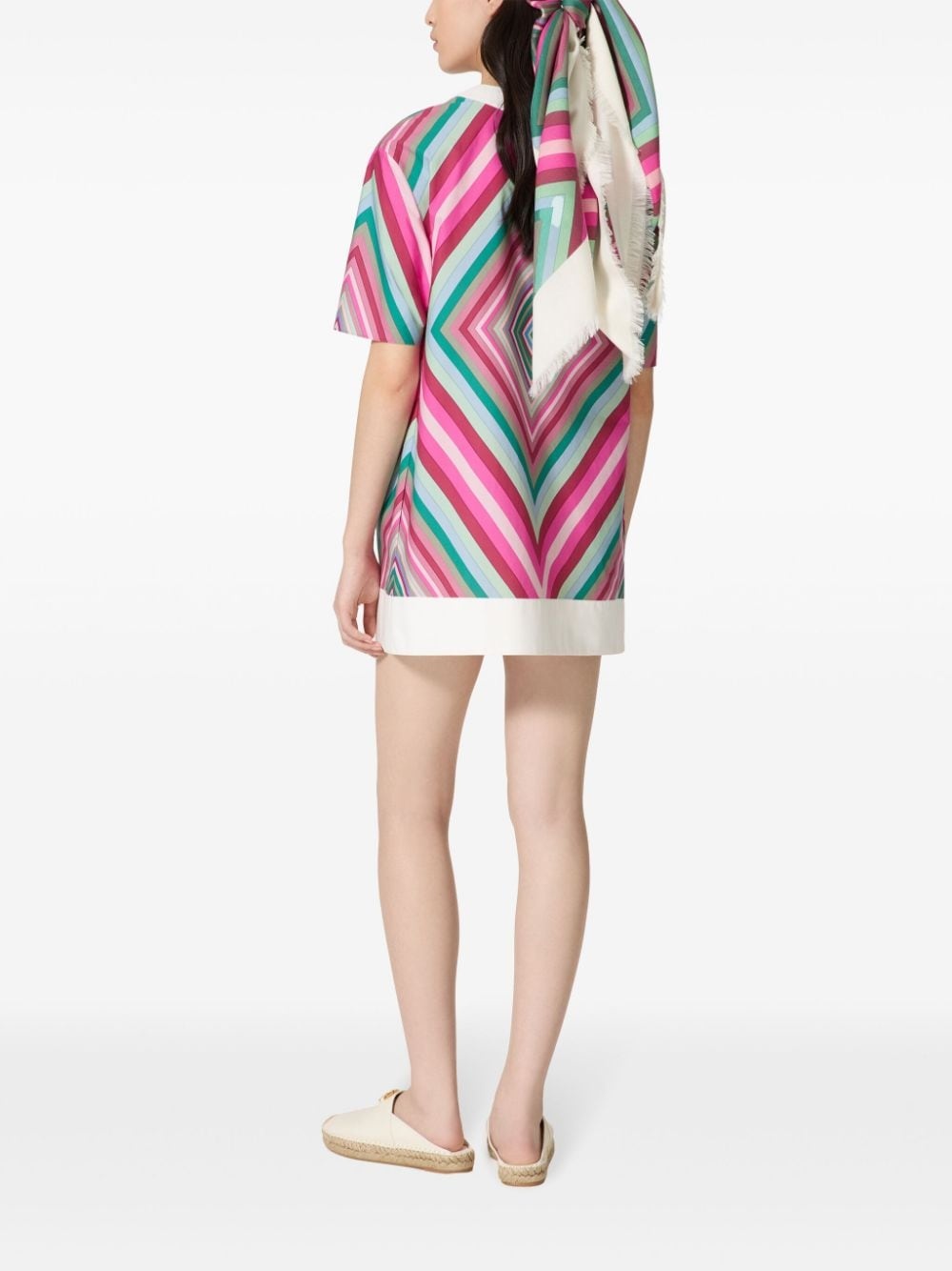 V-plaque geometric-print minidress - 4