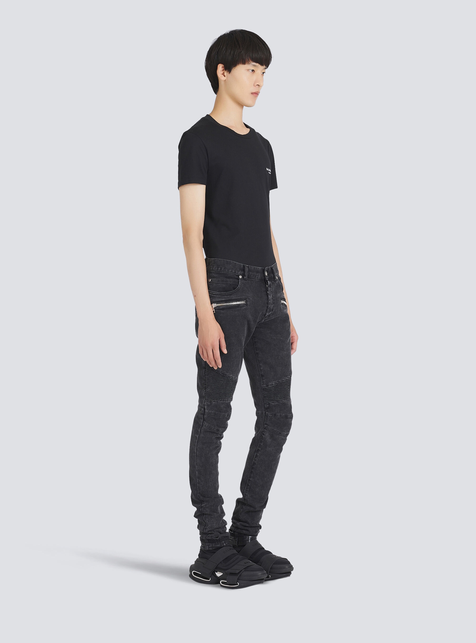 Slim cut ridged cotton jeans with Balmain monogram on hem - 4