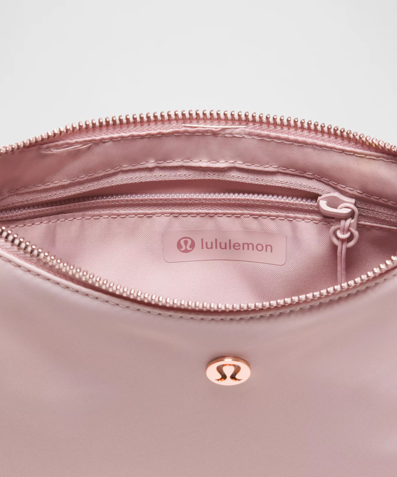 City Essentials Small Shoulder Bag 3L 4