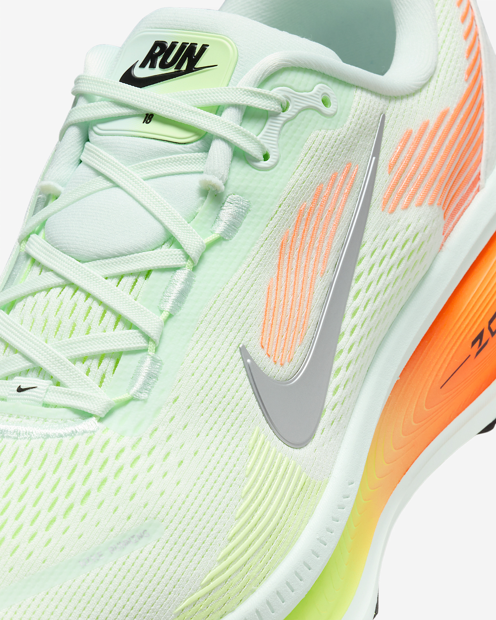 Nike Vomero 18 Men's Road Running Shoes - 7