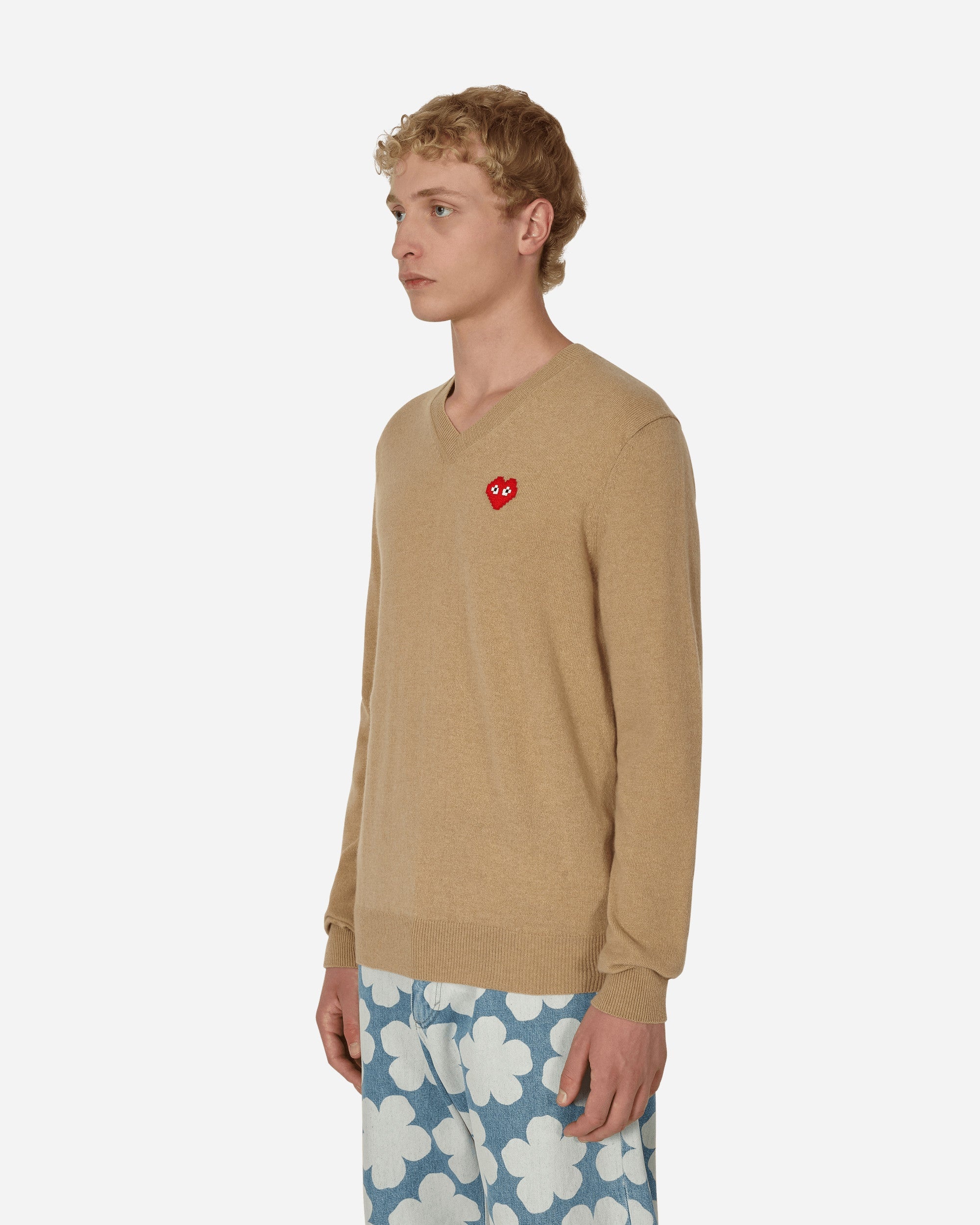 Invader Heart V-Neck Sweater Beige - 2