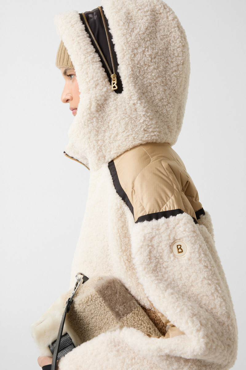 Kora ski jacket in Off-white/beige 7