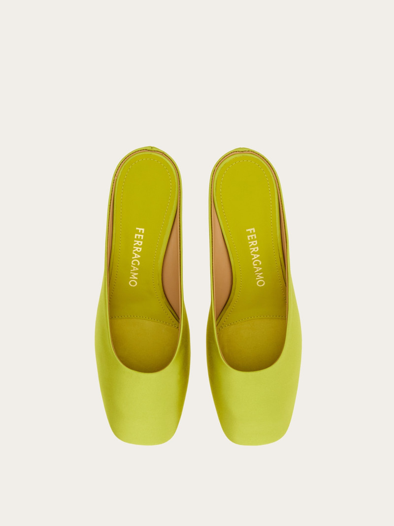 FERRAGAMO S-shaped heel mule outlook