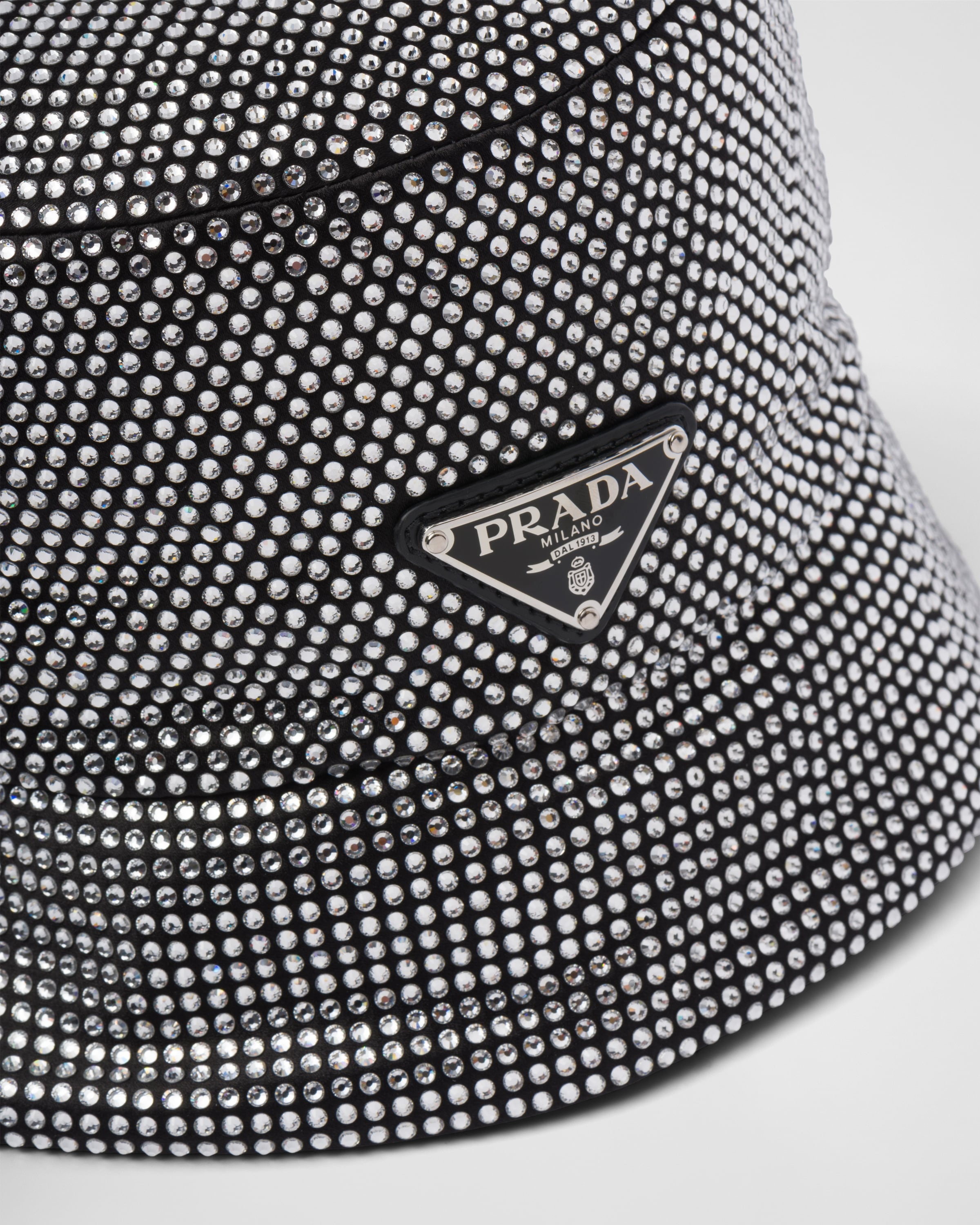 Satin bucket hat with crystals - 4