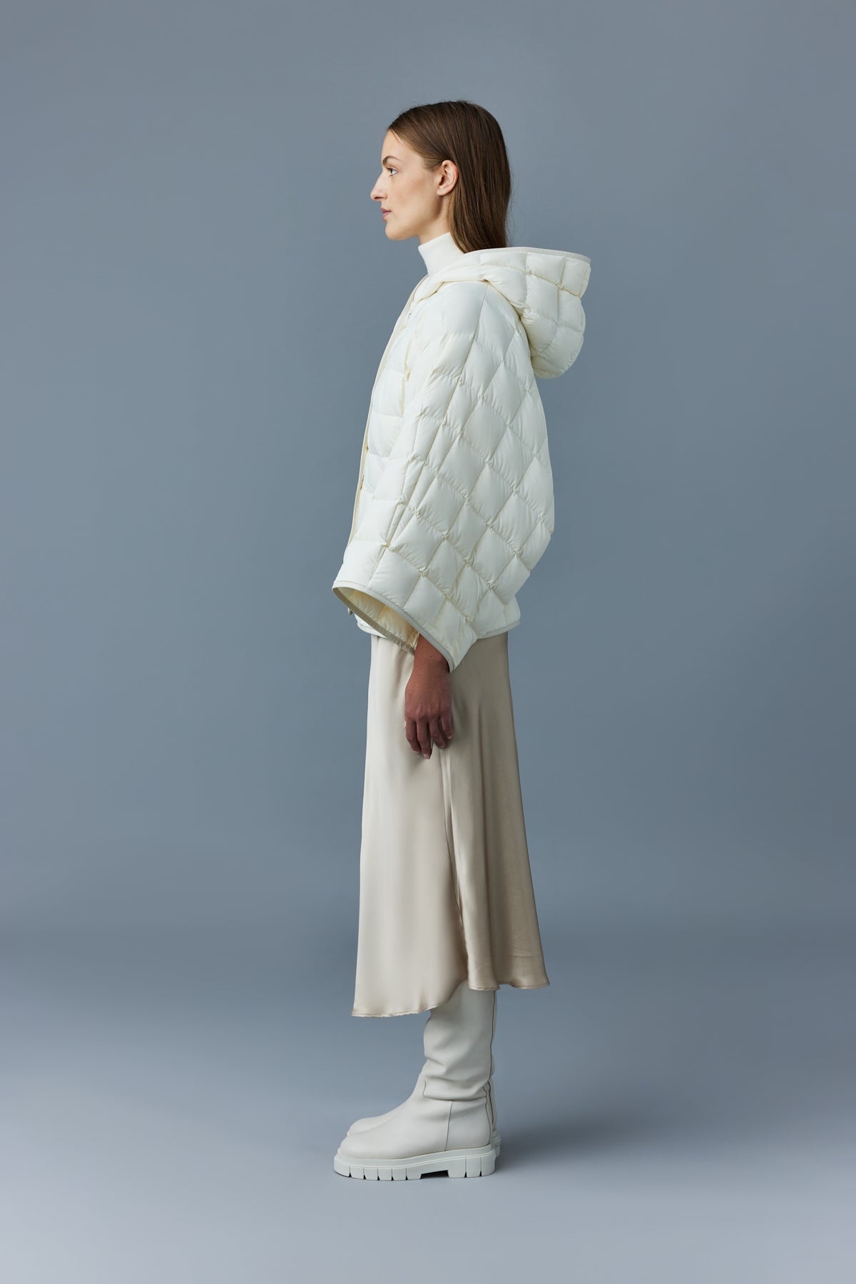 VIOLINE down poncho with hood - 3