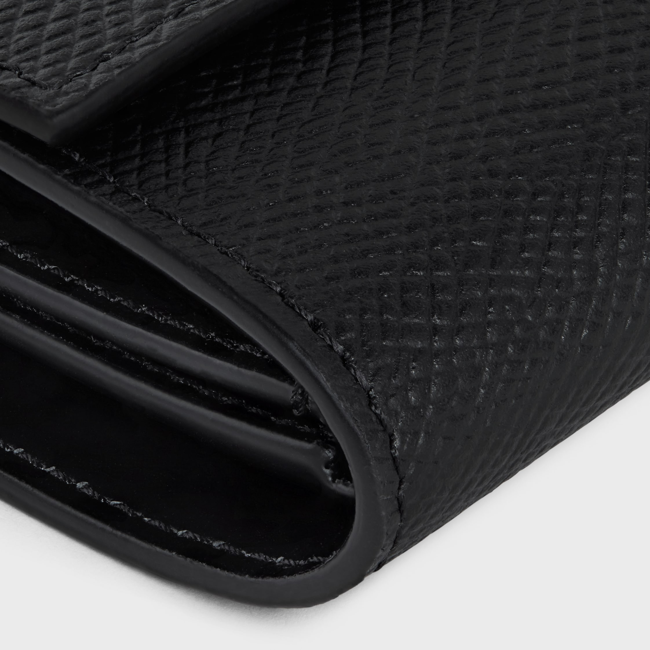 Small trifold wallet in Grained calfskin - 5