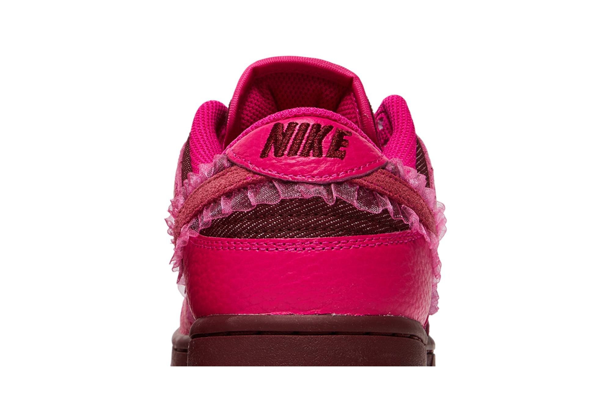 Wmns Dunk Low 'Valentine's Day' - 7