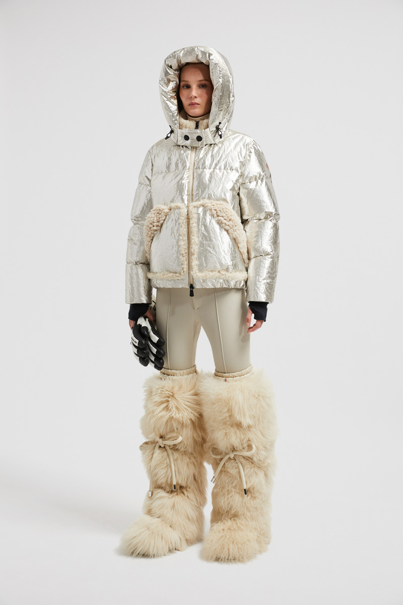 Moncler Trevelin Short Down Jacket outlook