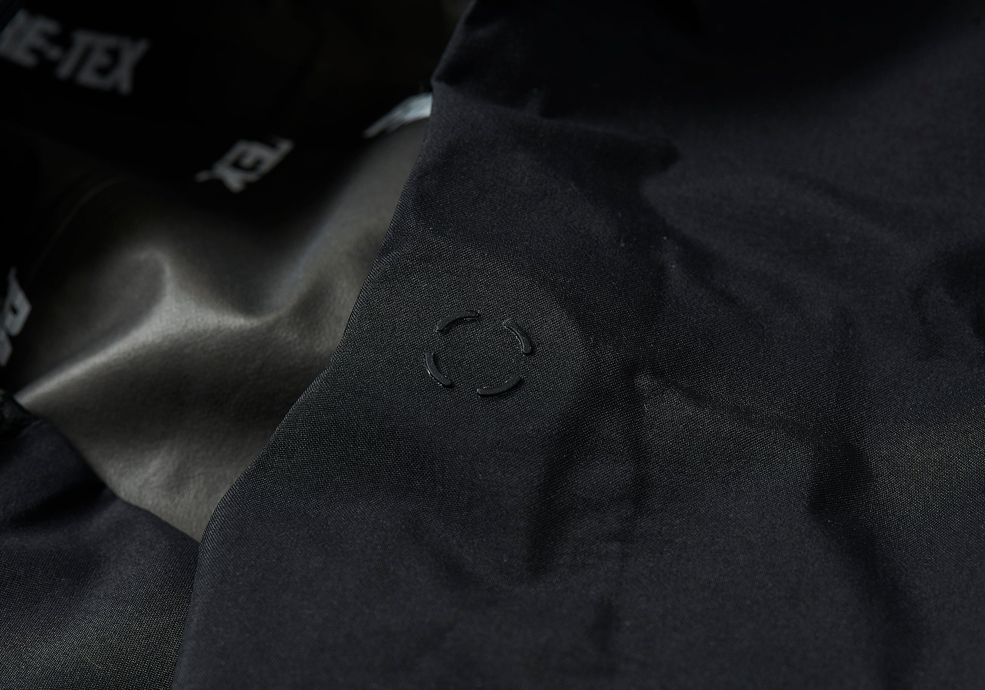 GORE-TEX R-TEK JACKET BLACK - 10