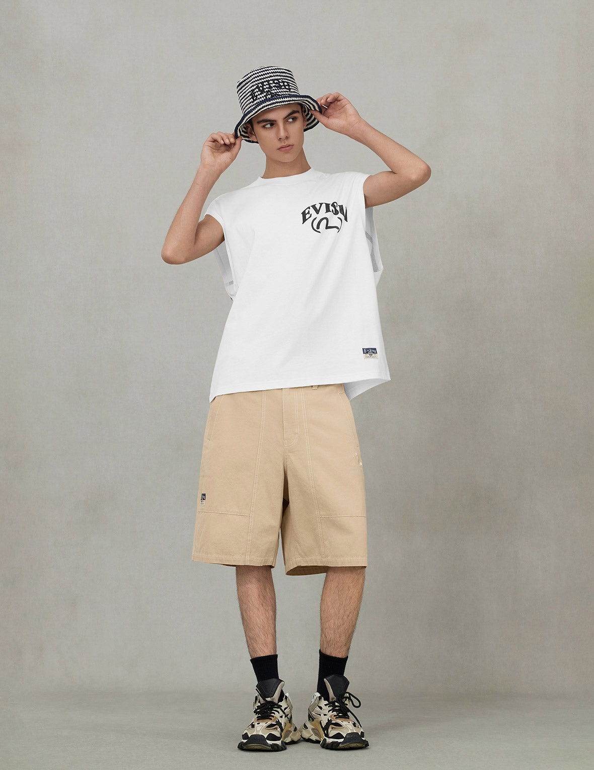 Allover Seagull Print Pocket Oversized Shorts - 3