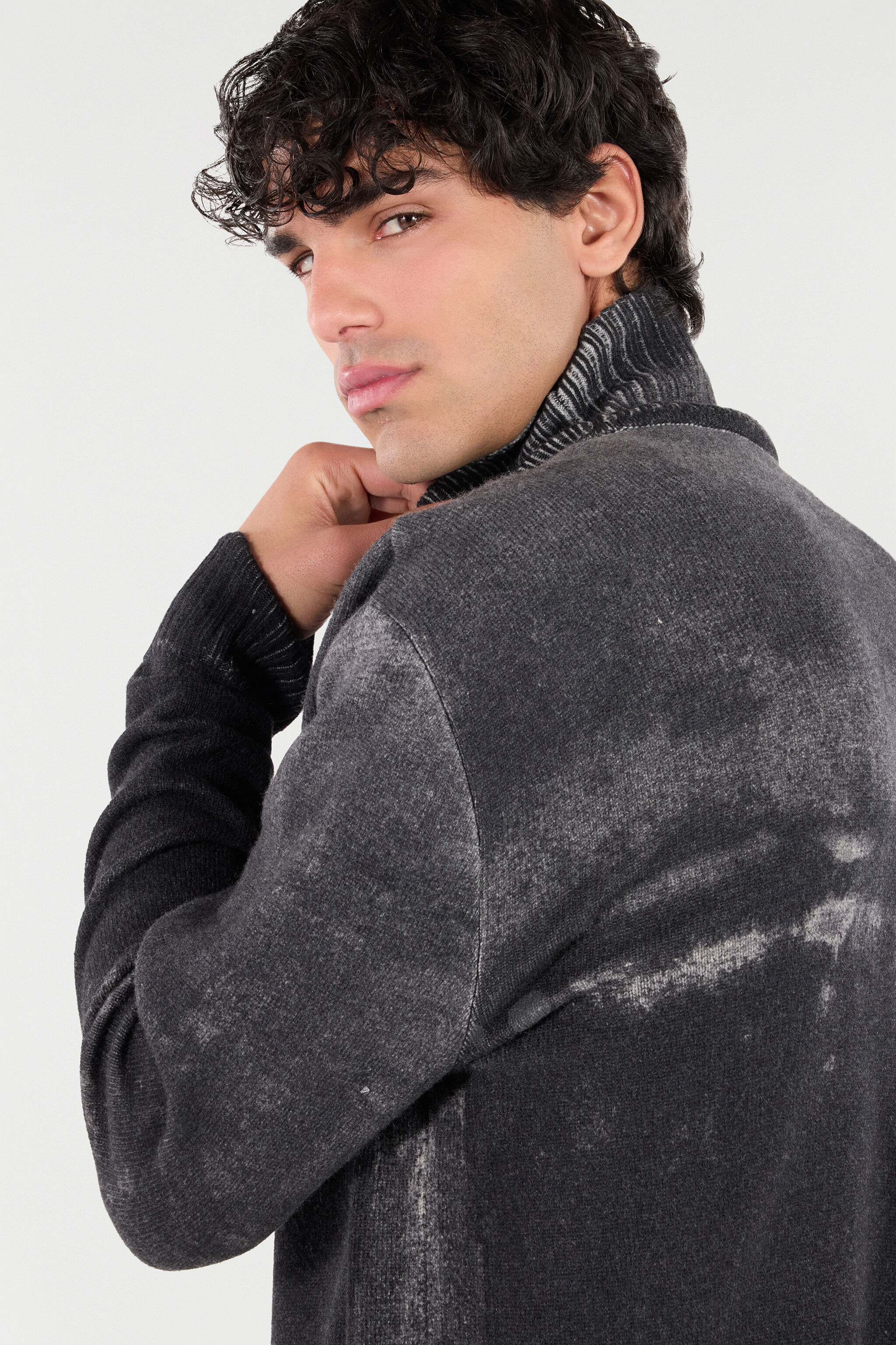 Turtle-Neck Wool Sweater - 6