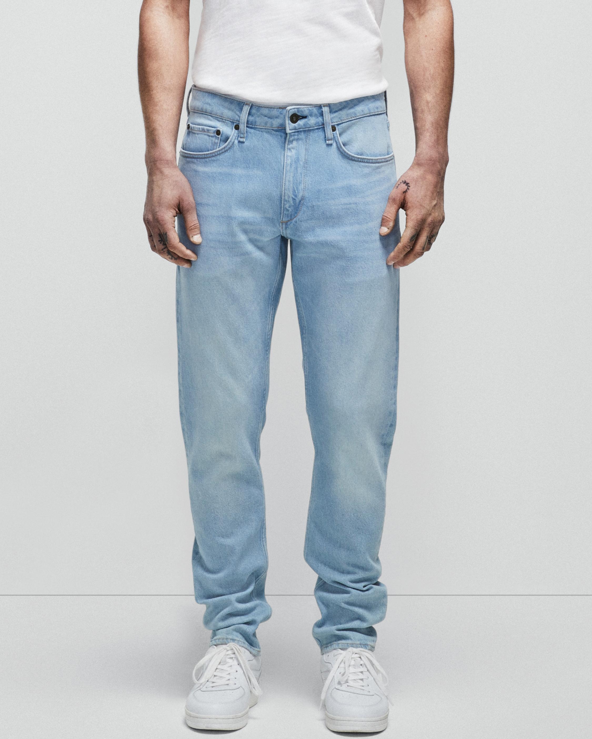 Fit 3 - Everitte
Athletic Fit Light Indigo Authentic Stretch Jean - 4