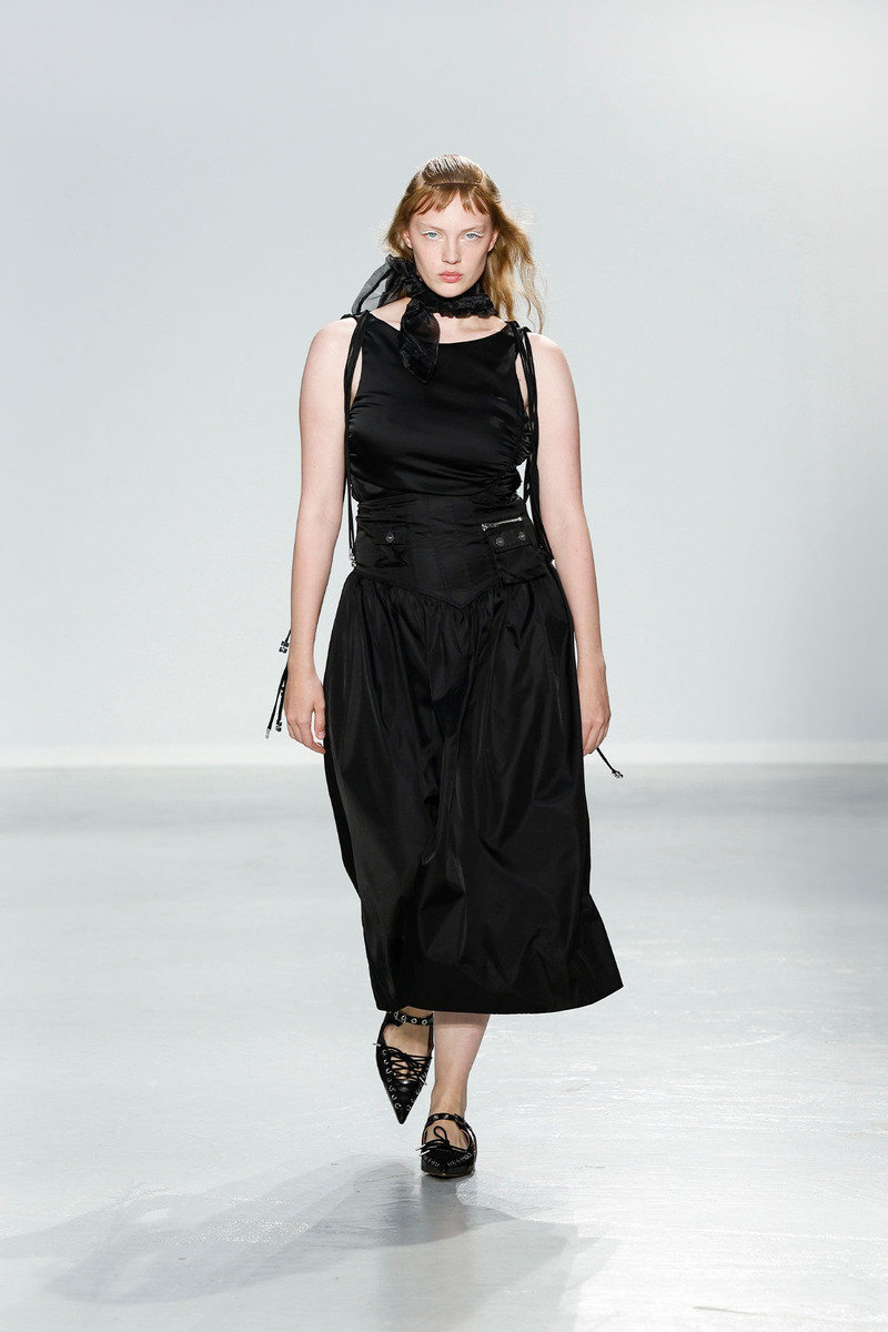 BLACK DUCHESSE NYLON LONG POCKET SKIRT 5