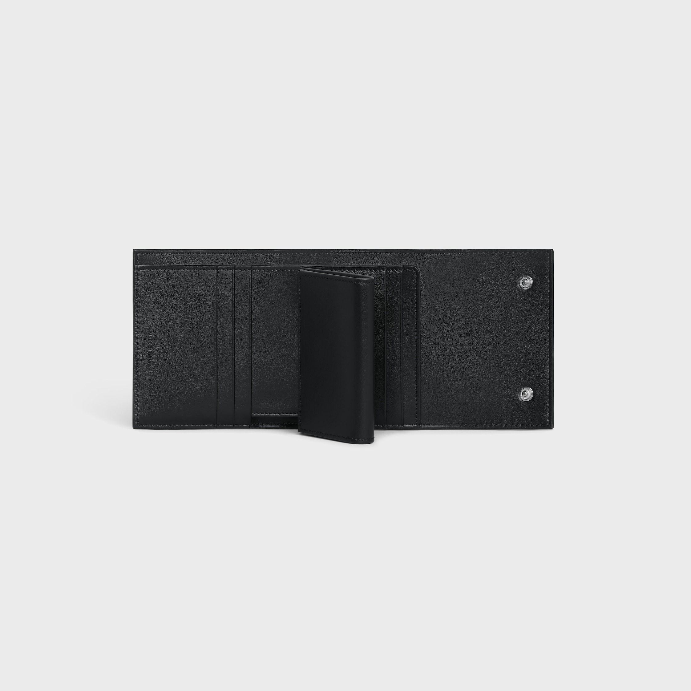 Small trifold wallet in Grained calfskin - 4