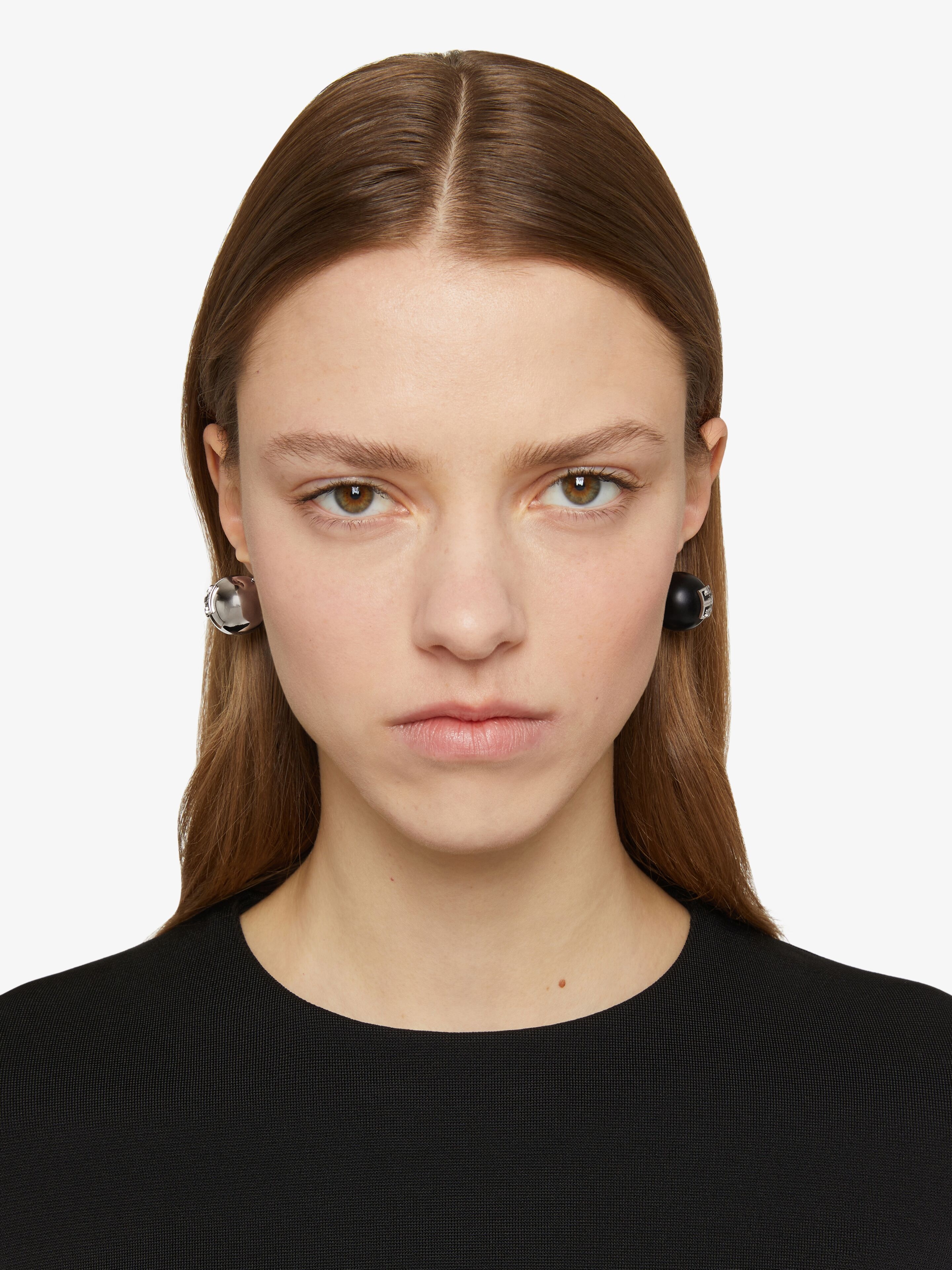 4G PEARL ASYMMETRICAL EARRINGS - 3