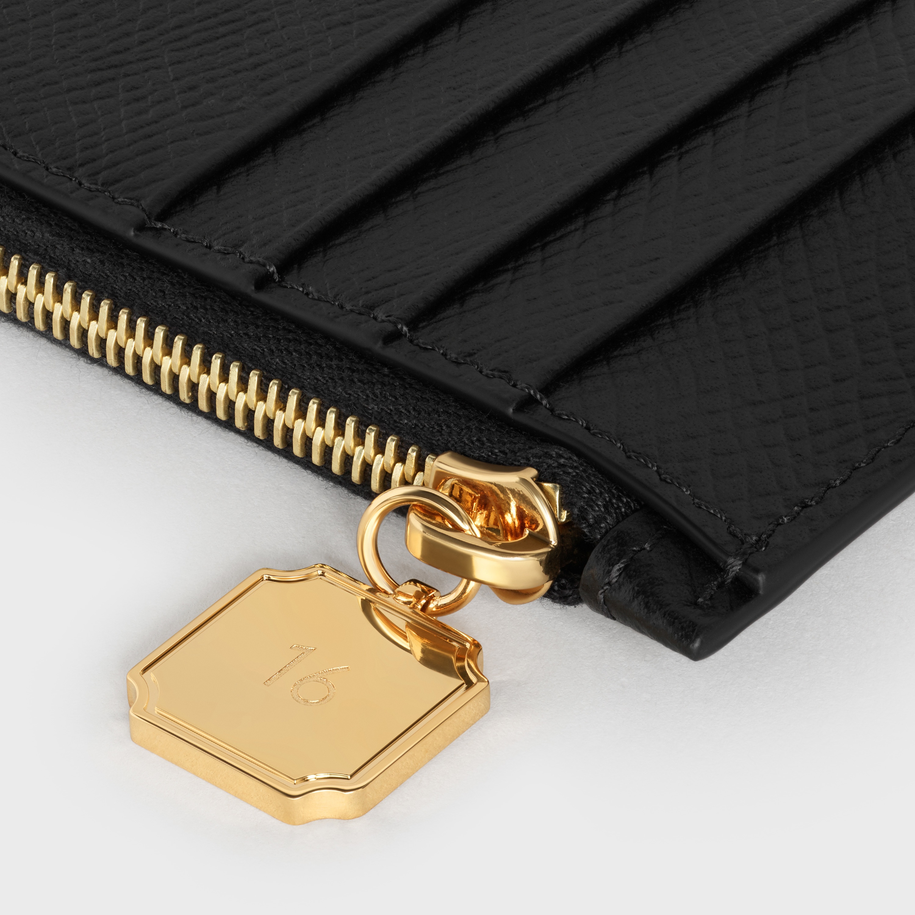 ZIPPED COMPACT CARD HOLDER IN GRAINED CALFSKIN - 2