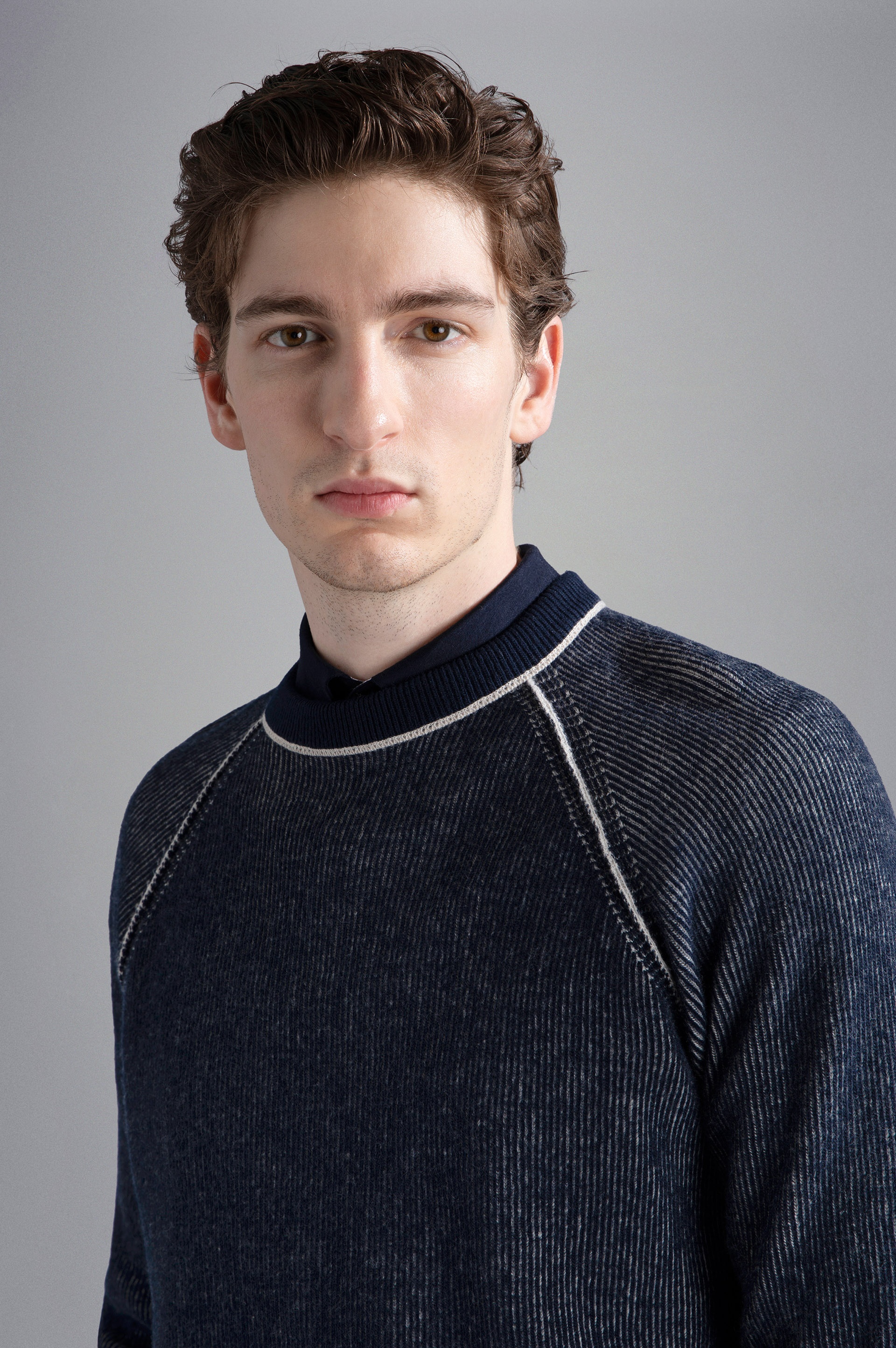 WOOL SWEATER WITH CONTRASTING PIPING - 4