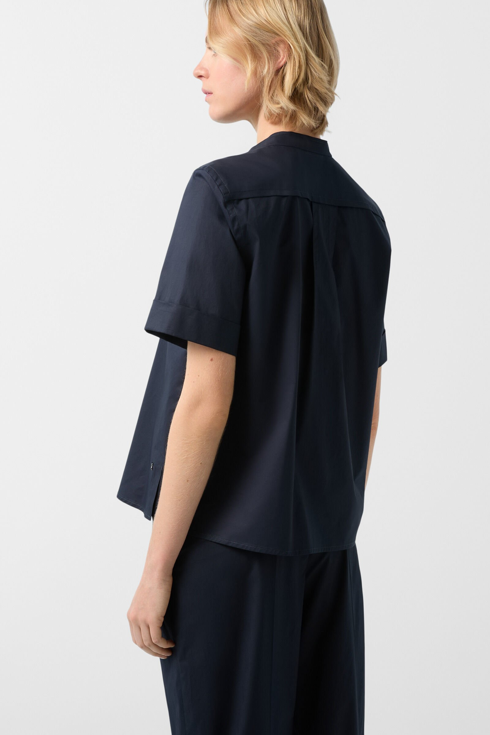 Avril Short-sleeve blouse in Navy blue - 3