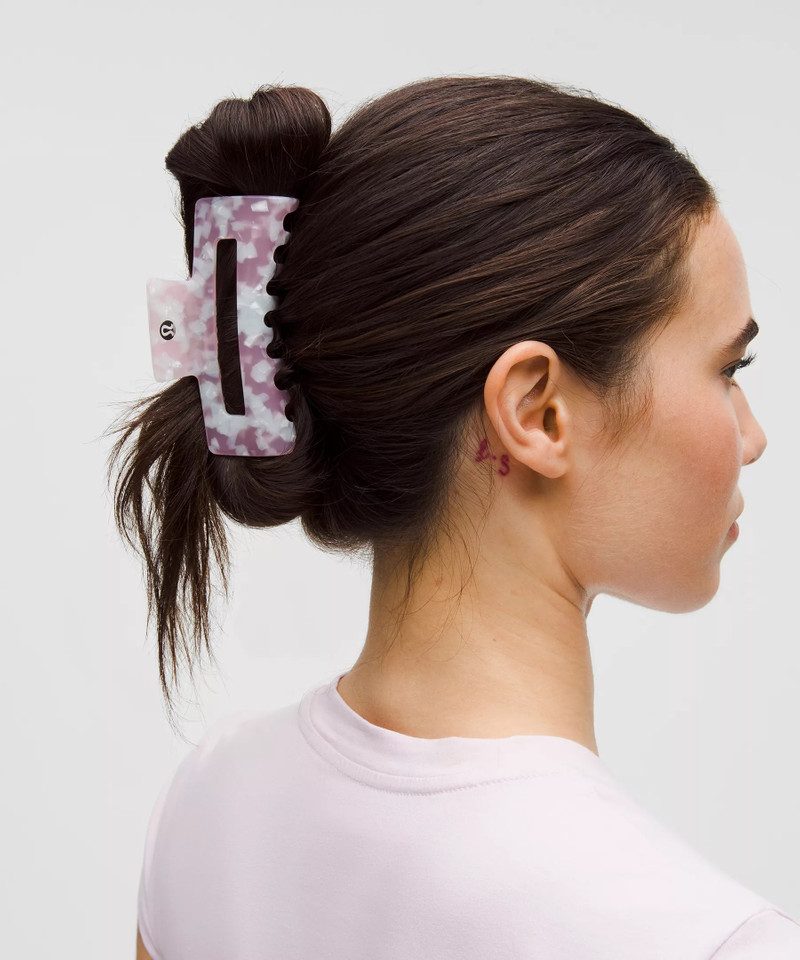 lululemon Extra Large Claw Hair Clip outlook