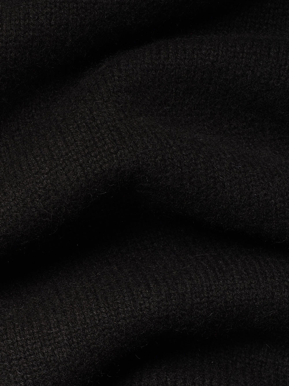 The Cashmere Crewneck Sweater in Noir - 6