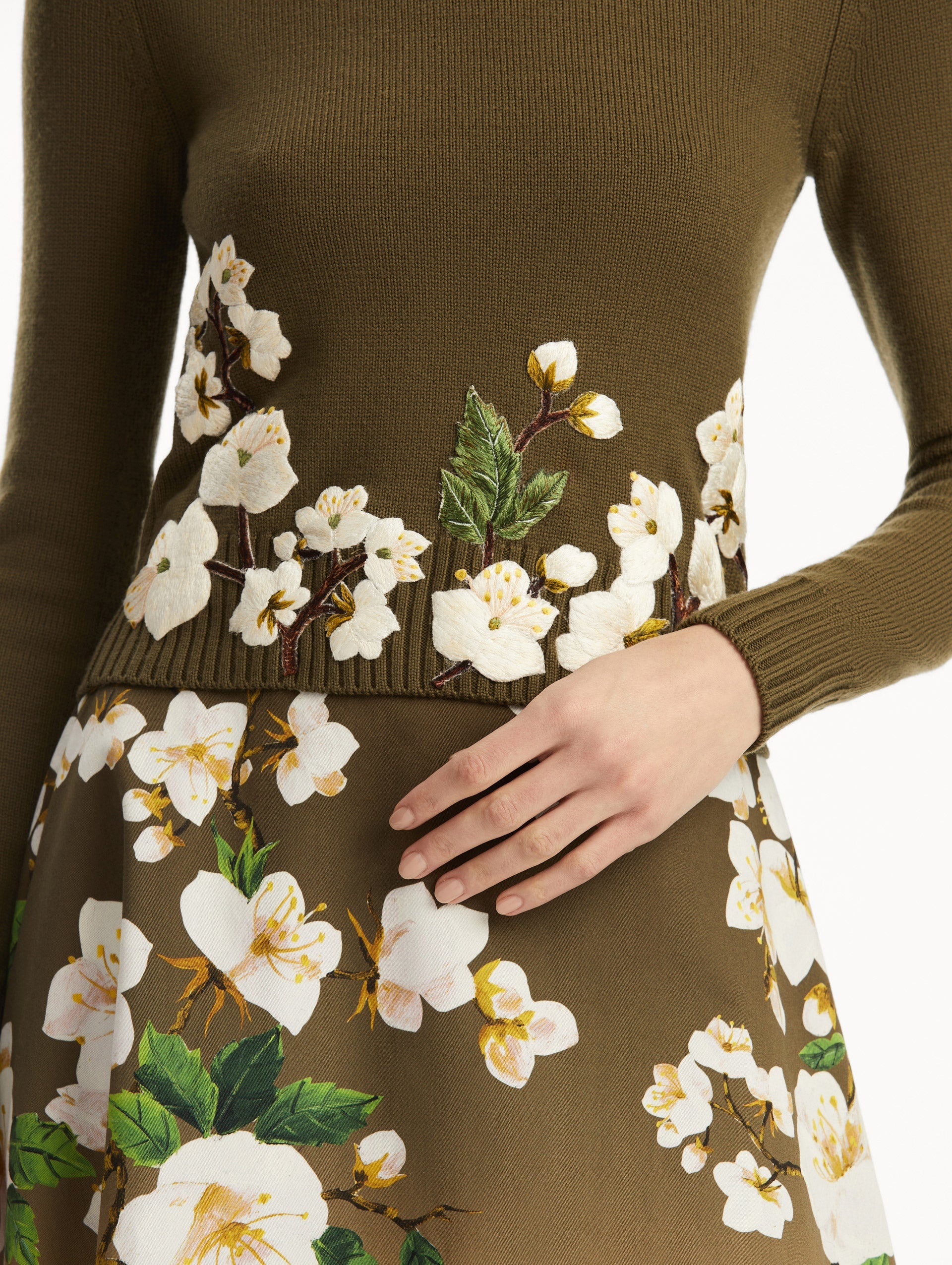 CHERRY BLOSSOM THREADWORK PULLOVER - 6