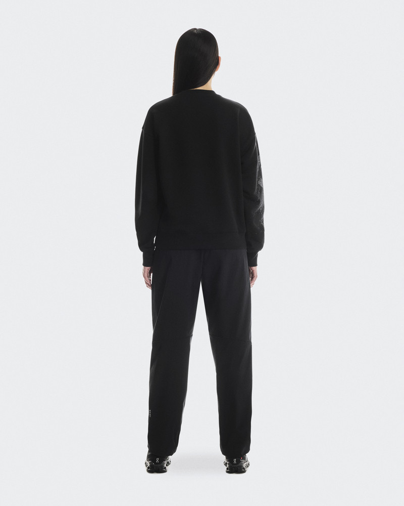 On Club Crew Graphic outlook