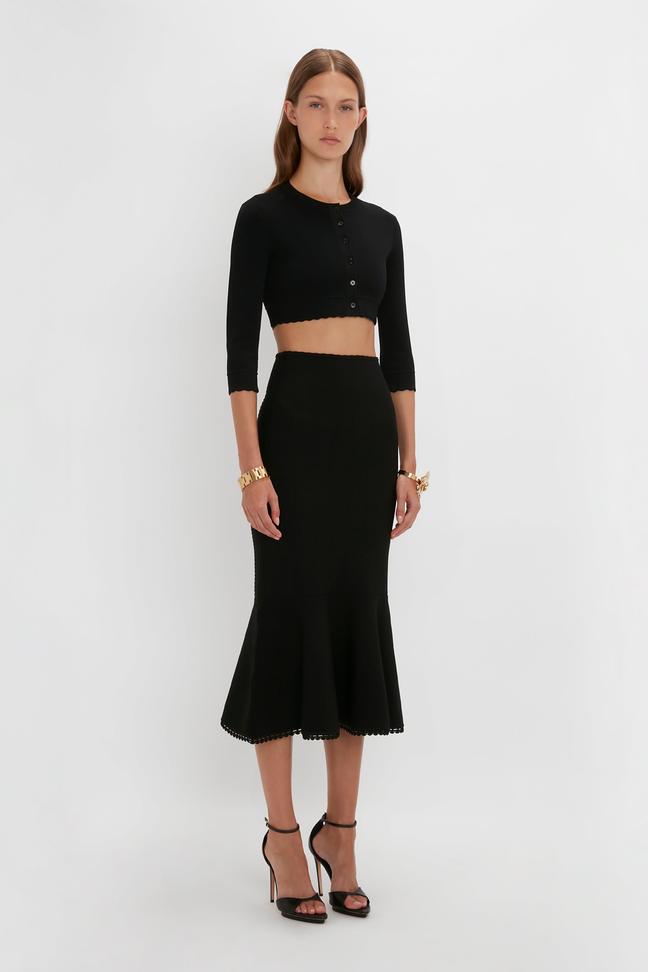 VB Body Cropped Cardigan In Black - 3