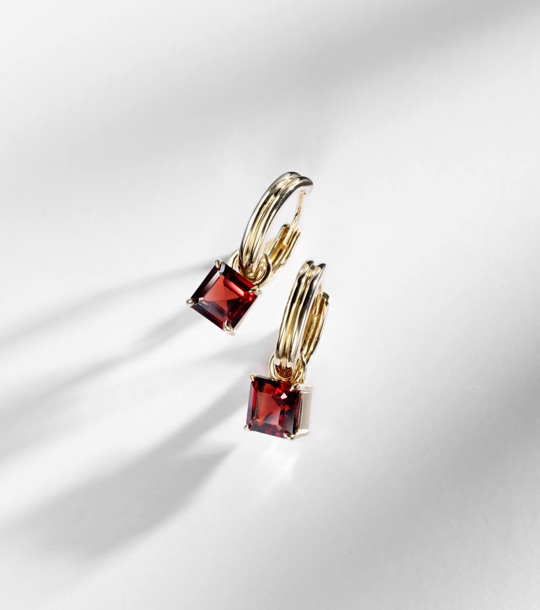 10kt gold earrings with garnets - 5
