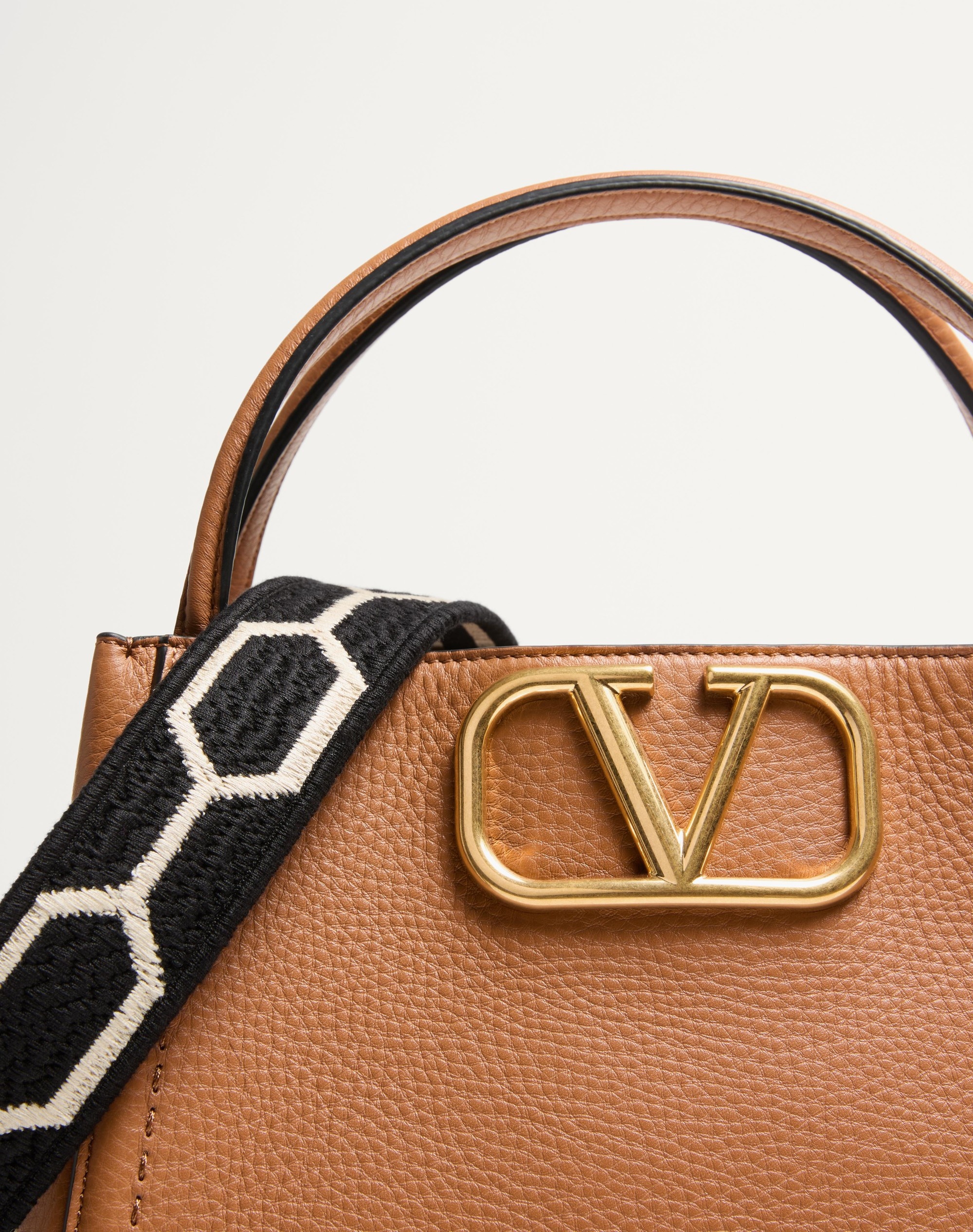 VALENTINO GARAVANI ALLTIME MEDIUM HANDBAG IN GRAINY CALFSKIN WITH JACQUARD RIBBON SHOULDER STRAP - 8
