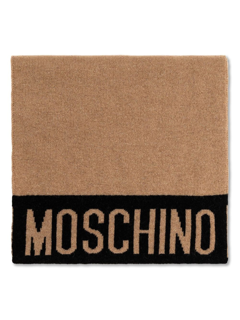 logo-detail scarf 1
