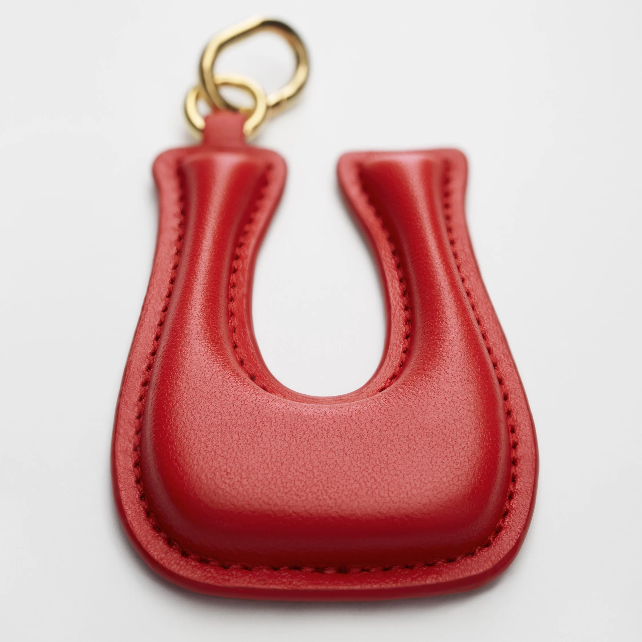 ALPHABET CHARMS U LETTER IN LAMBSKIN AND BRASS WITH GOLD FINISH - 1