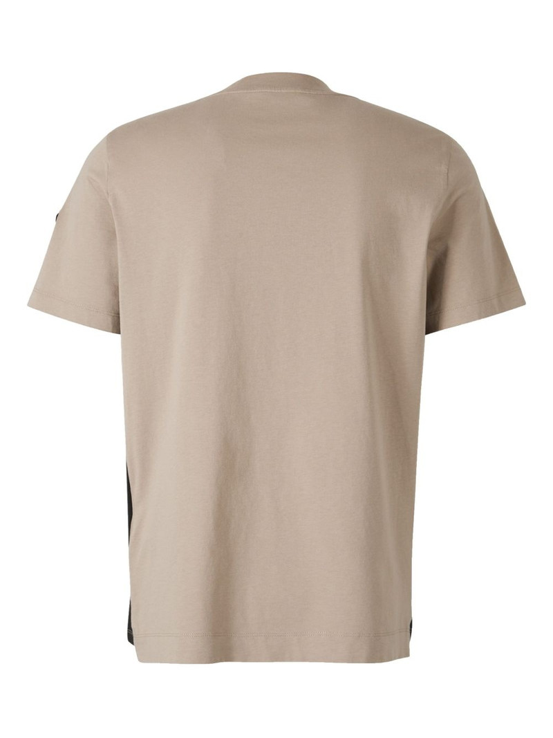 Moncler logo-print T-shirt outlook