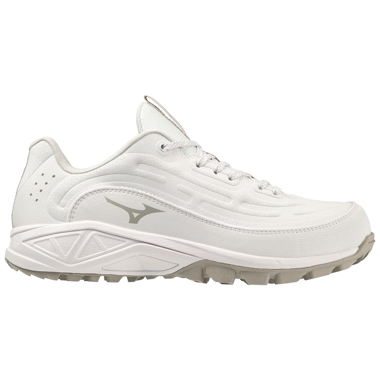 Mizuno Ambition 3 FP Low All Surface Women's Turf Shoe - 6