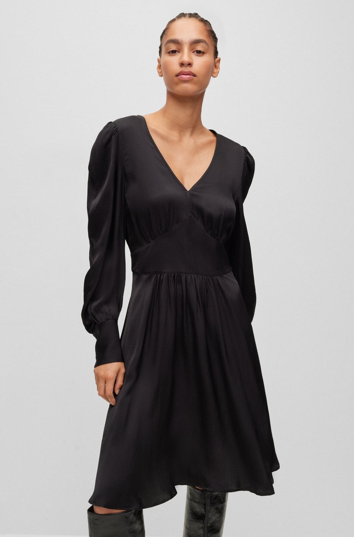 LONG-SLEEVED DRESS IN HAMMERED SATIN WITH V NECKLINE - 5