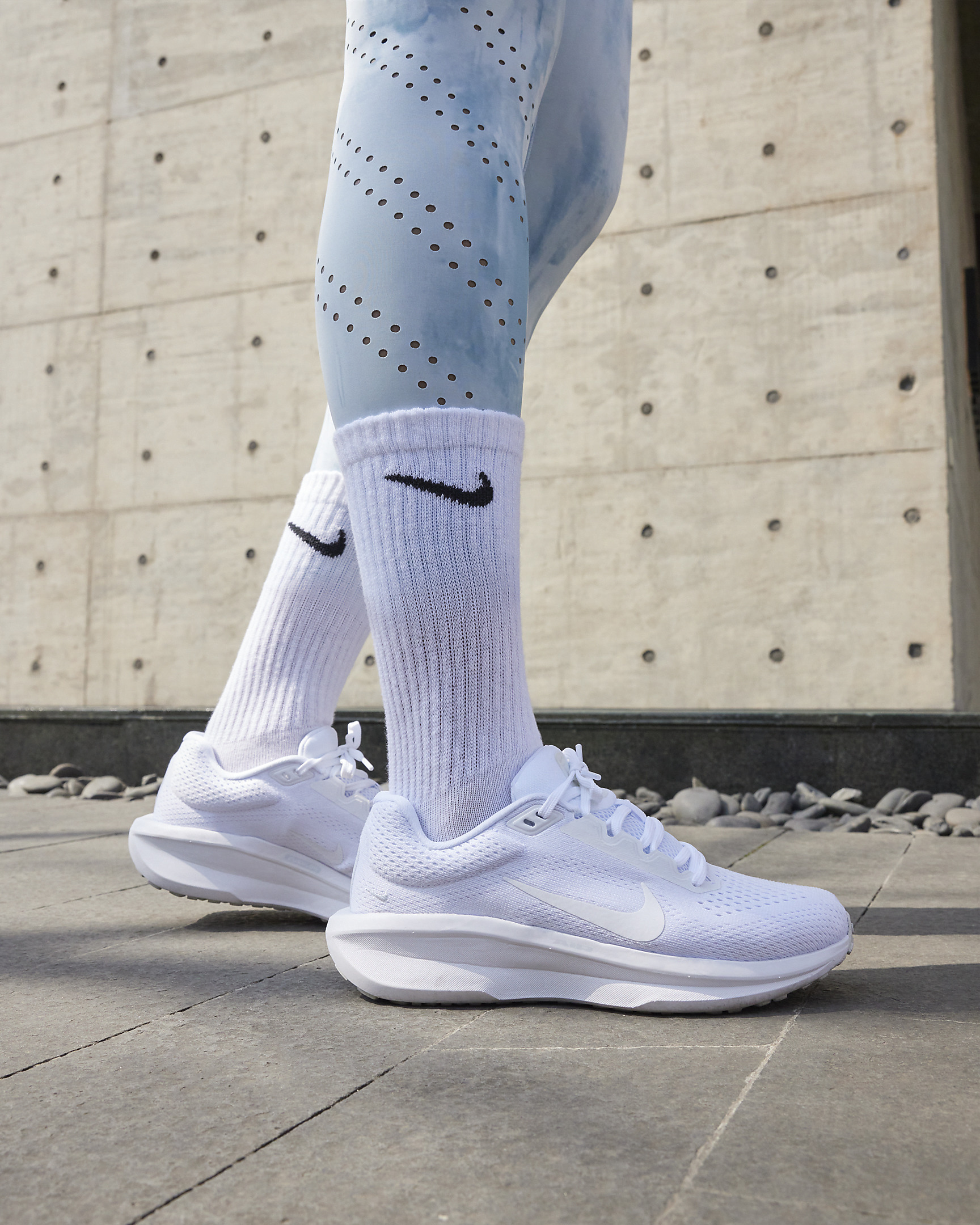 Nike Winflo 11 Women's Road Running Shoes - 2