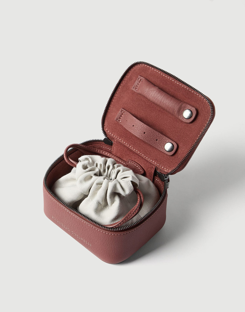 Grained calfskin jewelry box with shiny zipper pull 3