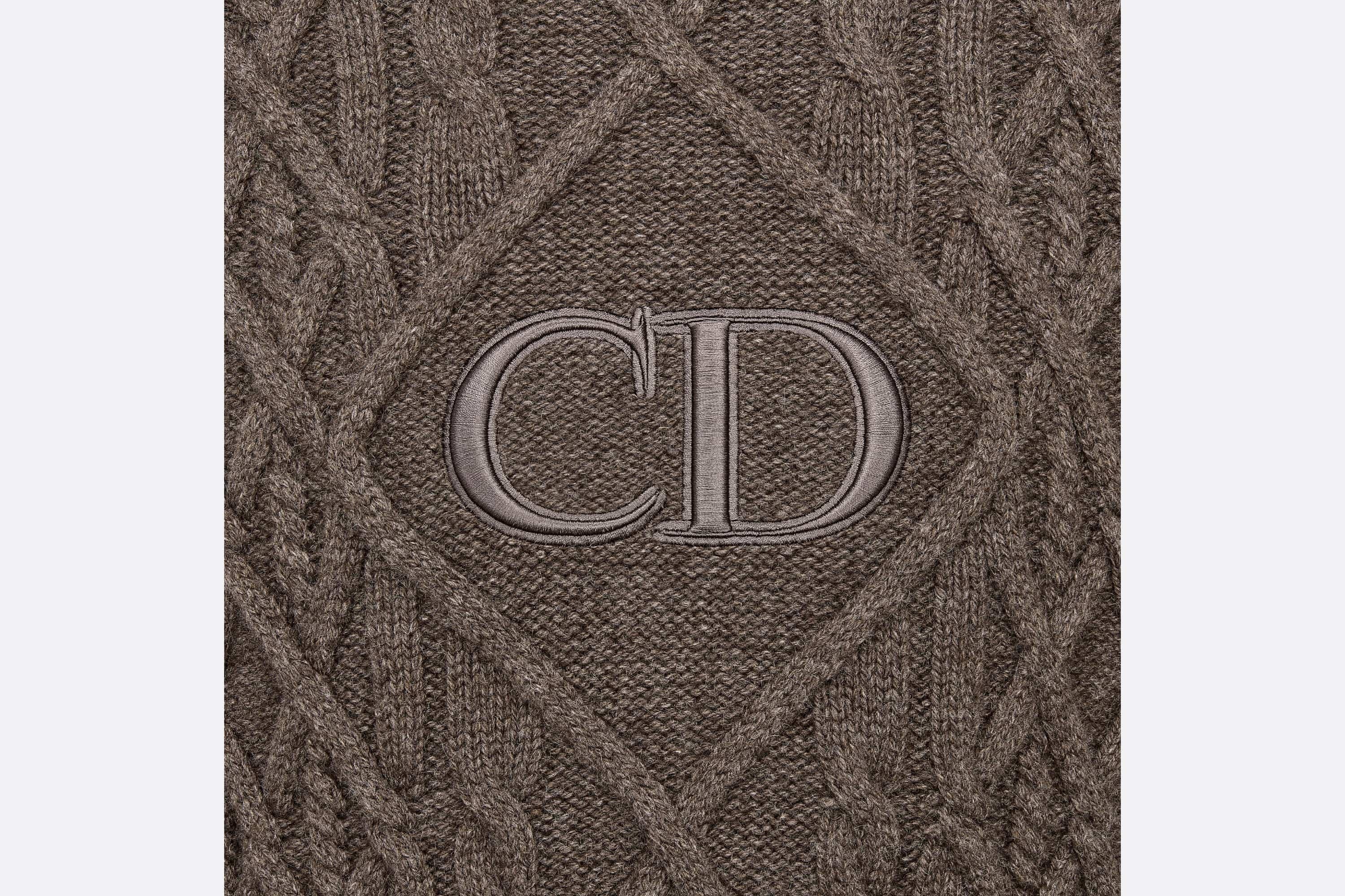 Stand Collar Sweater with CD Signature - 3