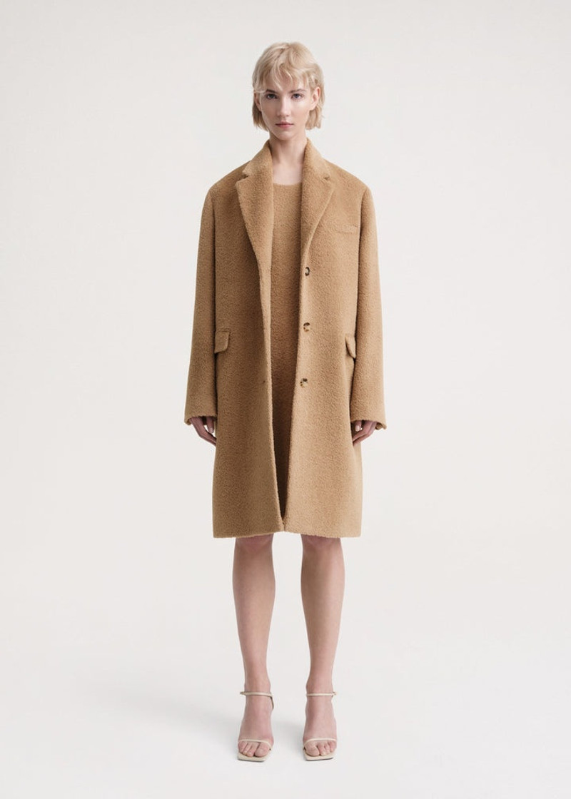 Totême Tailored wool-teddy coat chestnut outlook