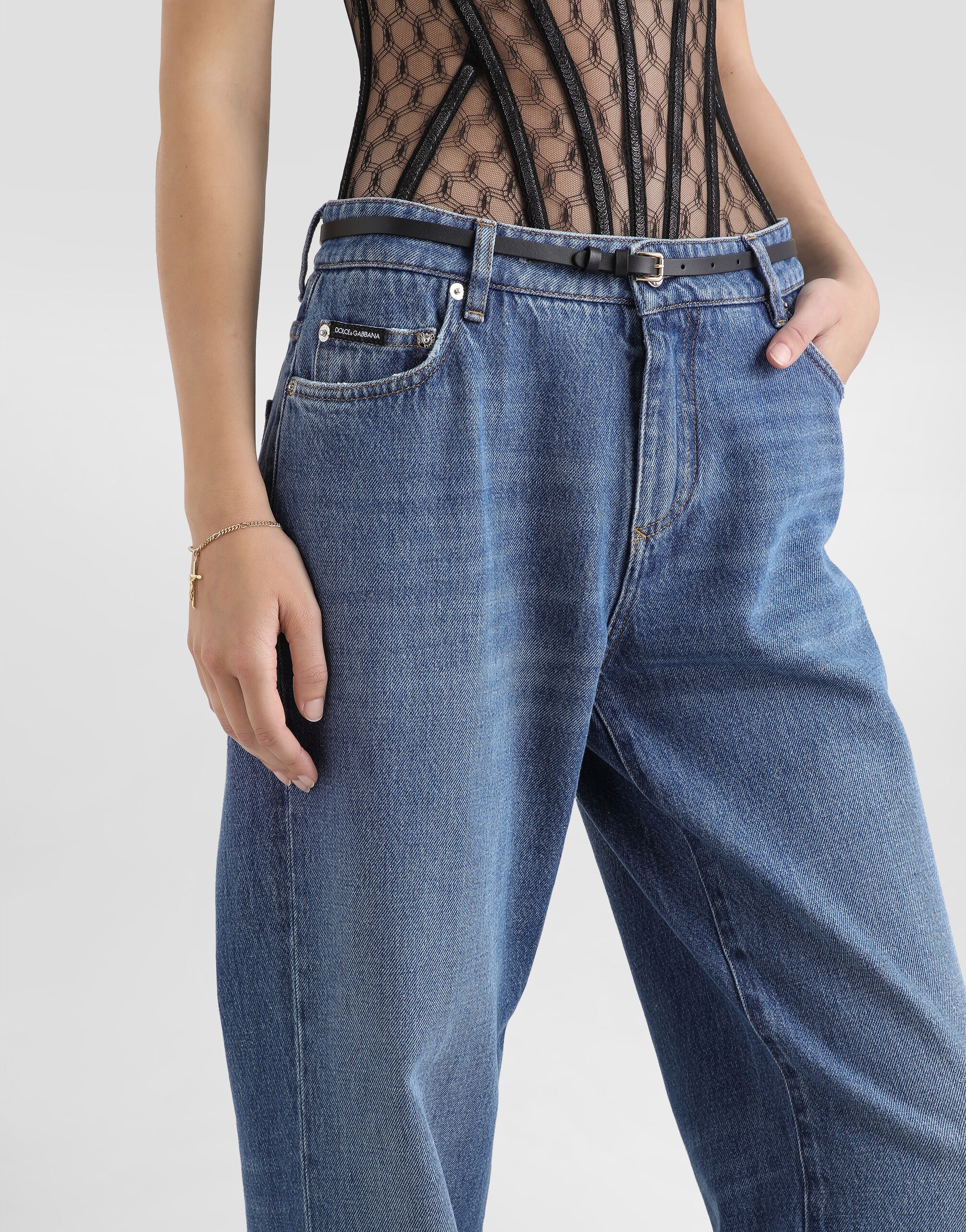 Loose denim jeans with pressed pleat - 4