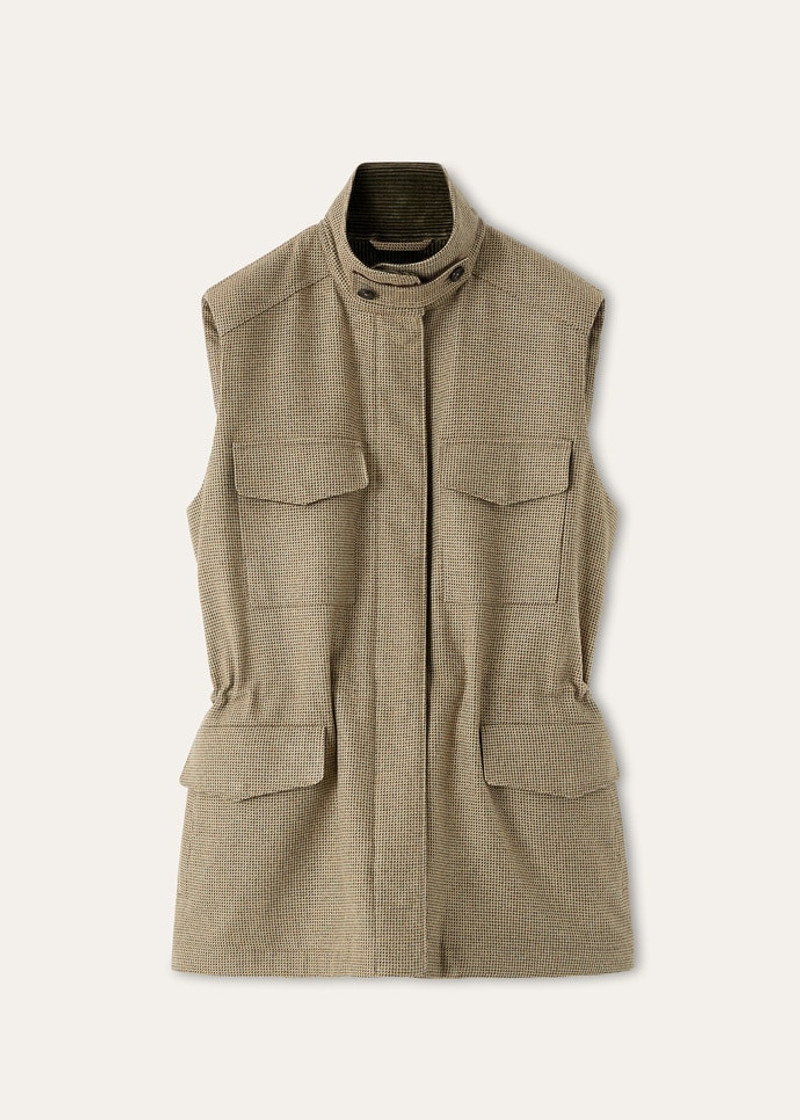 Traveler Vest 1